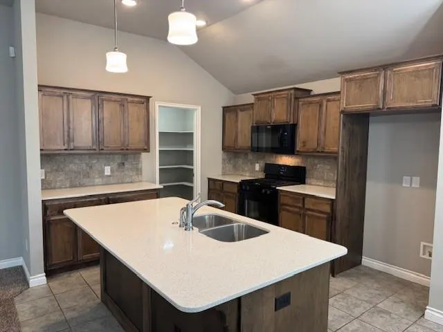 Photo 7 — 722 Blue Fish Road, Norman, OK 73069