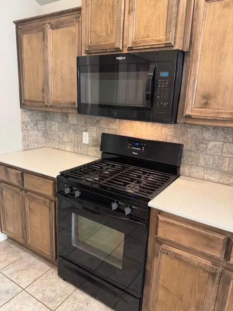 Photo 9 — 722 Blue Fish Road, Norman, OK 73069
