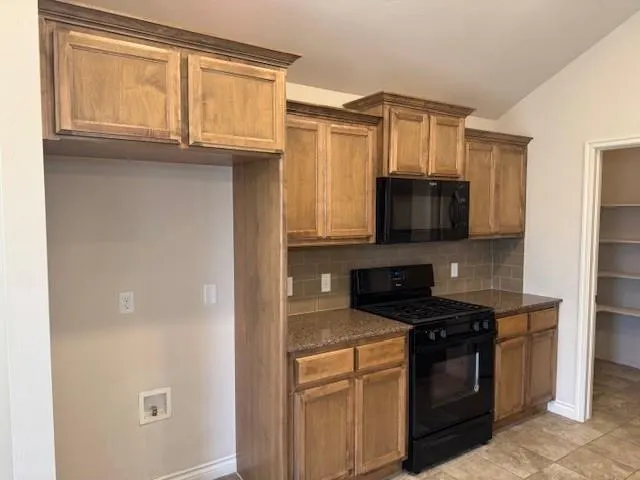 Photo 8 — 2801 Leopard Lily Drive, Norman, OK 73069