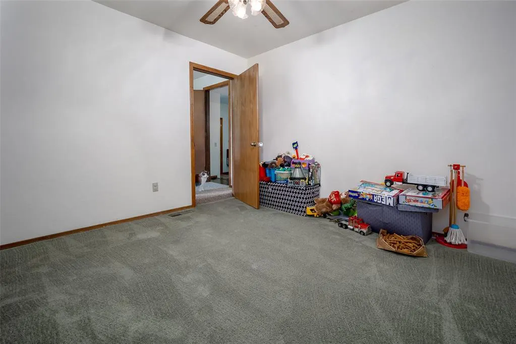 Photo 15 — 404 W Creek Street, Lindsay, OK 73052