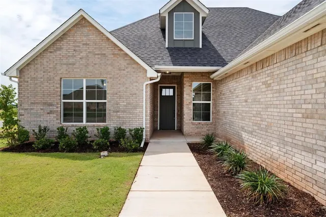 Photo 4 — 10400 SW 51st Street, Mustang, OK 73064