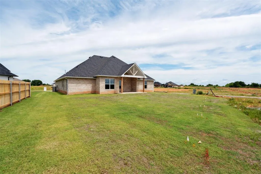 Photo 41 — 10400 SW 51st Street, Mustang, OK 73064