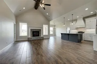 Sold home at 10400 SW 49th Street