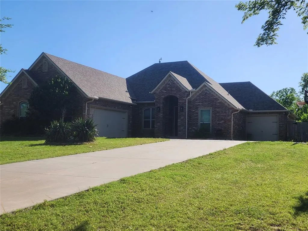 Photo 2 — 928 County Street 2932, Tuttle, OK 73089