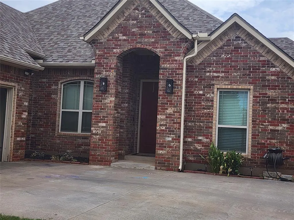 Front exterior — 928 County Street 2932, Tuttle, OK 73089