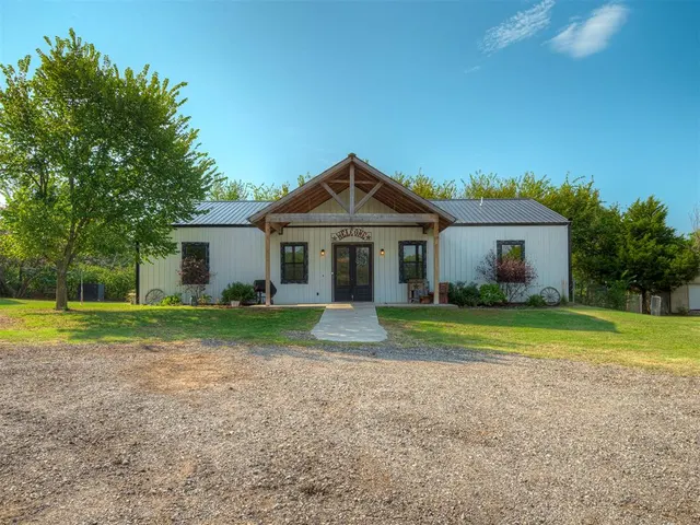 Photo 2 — 1721 County Road 1230, Tuttle, OK 73089