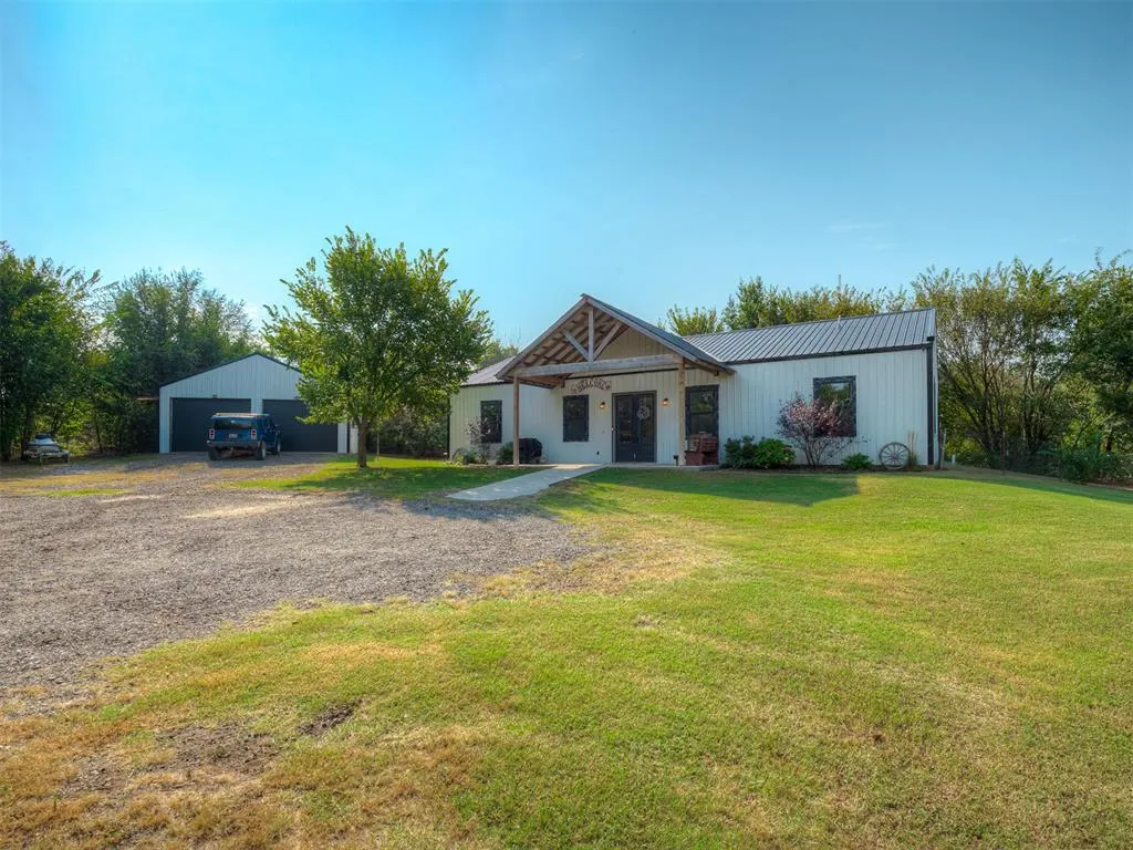 Photo 3 — 1721 County Road 1230, Tuttle, OK 73089