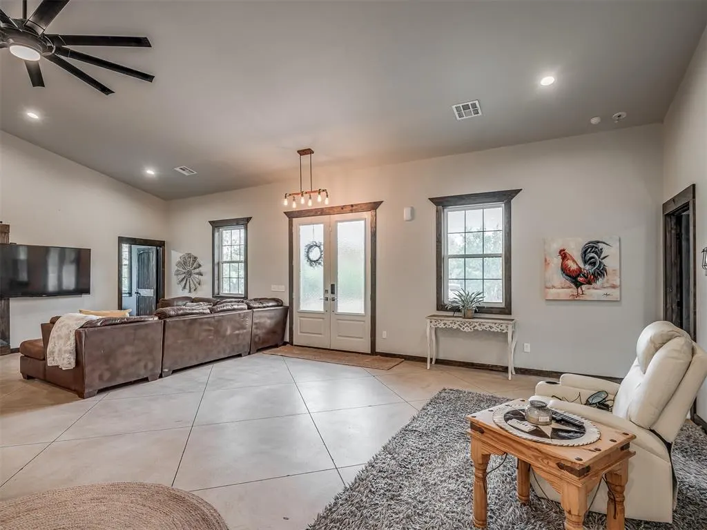 Photo 5 — 1721 County Road 1230, Tuttle, OK 73089