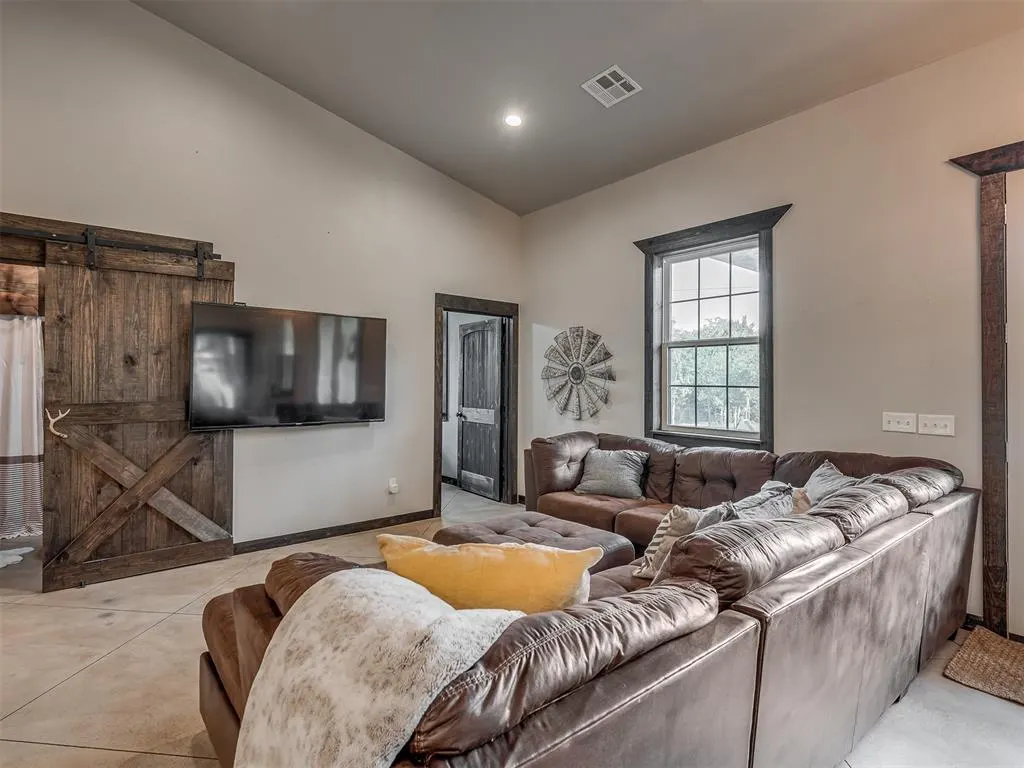 Photo 10 — 1721 County Road 1230, Tuttle, OK 73089