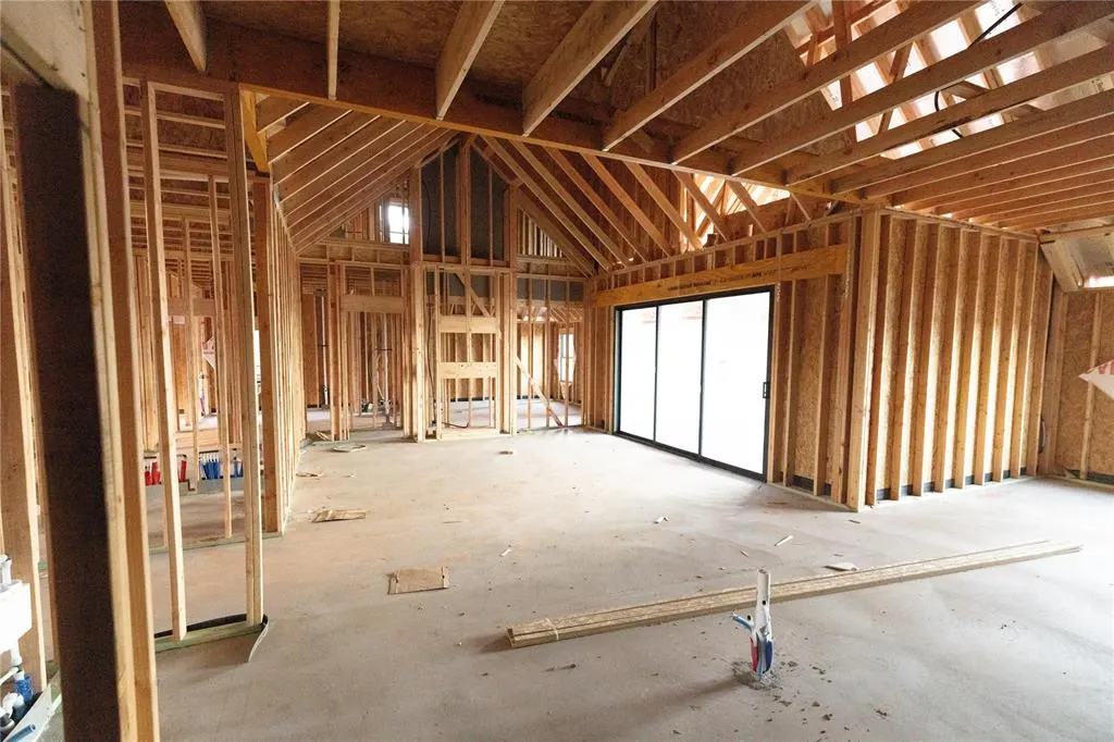 Photo 2 — 2905 Crossover Court, Moore, OK 73160
