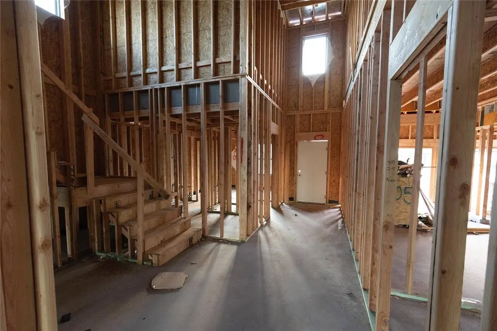 Photo 3 — 2905 Crossover Court, Moore, OK 73160