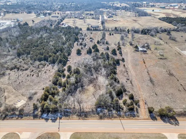 Photo 2 — 620 E Wilshire Boulevard, Oklahoma City, OK 73105