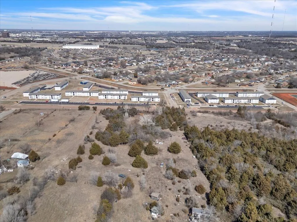 Photo 4 — 620 E Wilshire Boulevard, Oklahoma City, OK 73105