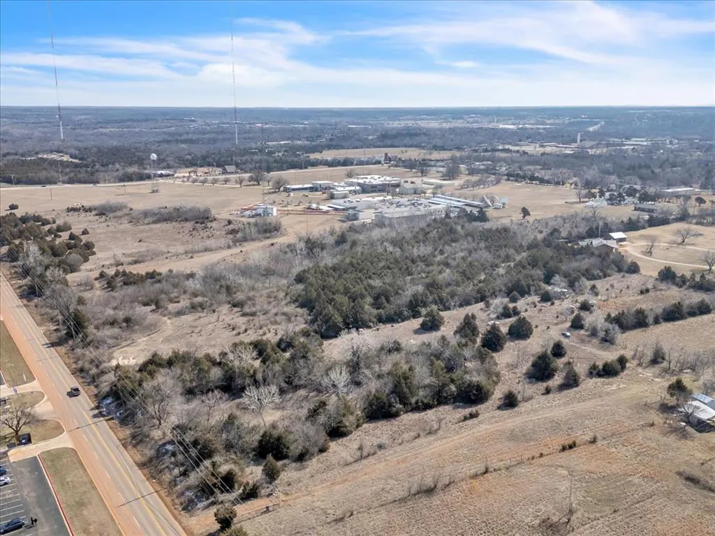 Photo 6 — 620 E Wilshire Boulevard, Oklahoma City, OK 73105