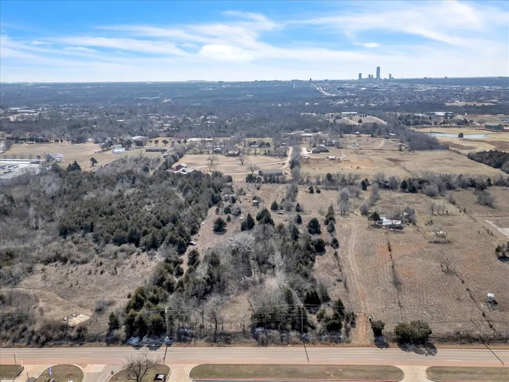 Photo 8 — 620 E Wilshire Boulevard, Oklahoma City, OK 73105