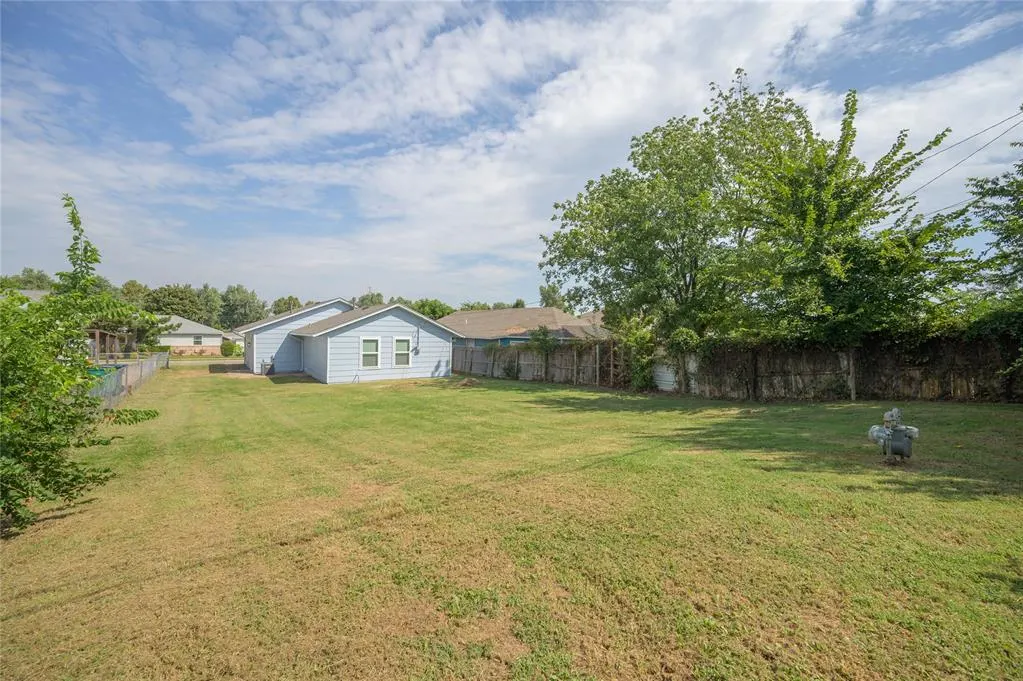 Photo 7 — 3812 SW 24th Street, Oklahoma City, OK 73108