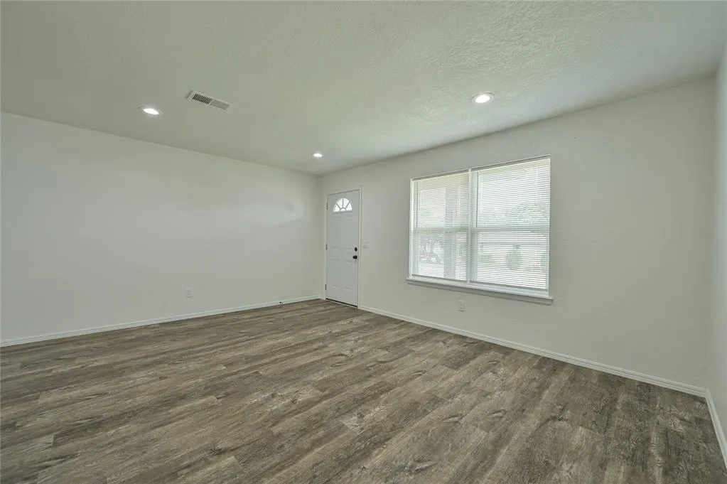 Photo 10 — 3812 SW 24th Street, Oklahoma City, OK 73108