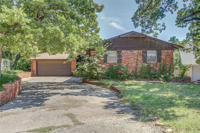 Front exterior — 2700 N Holloway Avenue, Bethany, OK 73008