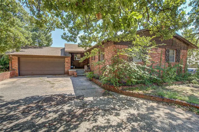 Photo 2 — 2700 N Holloway Avenue, Bethany, OK 73008