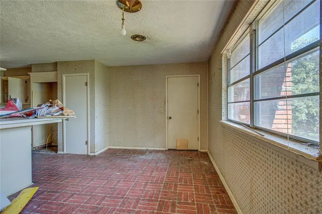 Photo 8 — 2700 N Holloway Avenue, Bethany, OK 73008