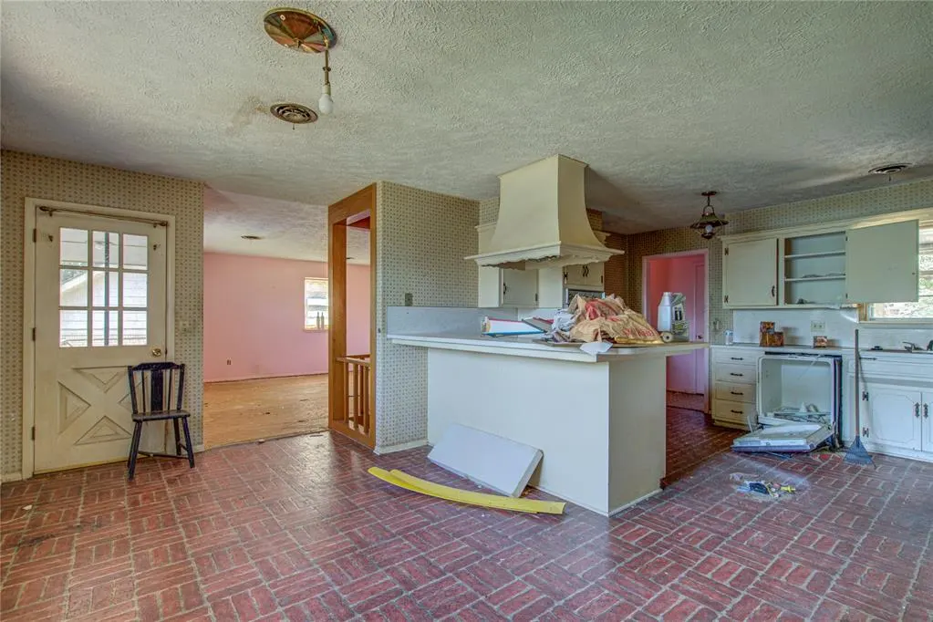 Photo 9 — 2700 N Holloway Avenue, Bethany, OK 73008
