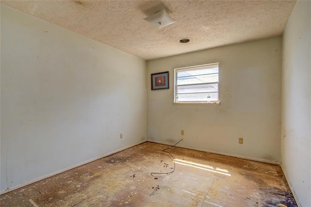 Photo 12 — 2700 N Holloway Avenue, Bethany, OK 73008