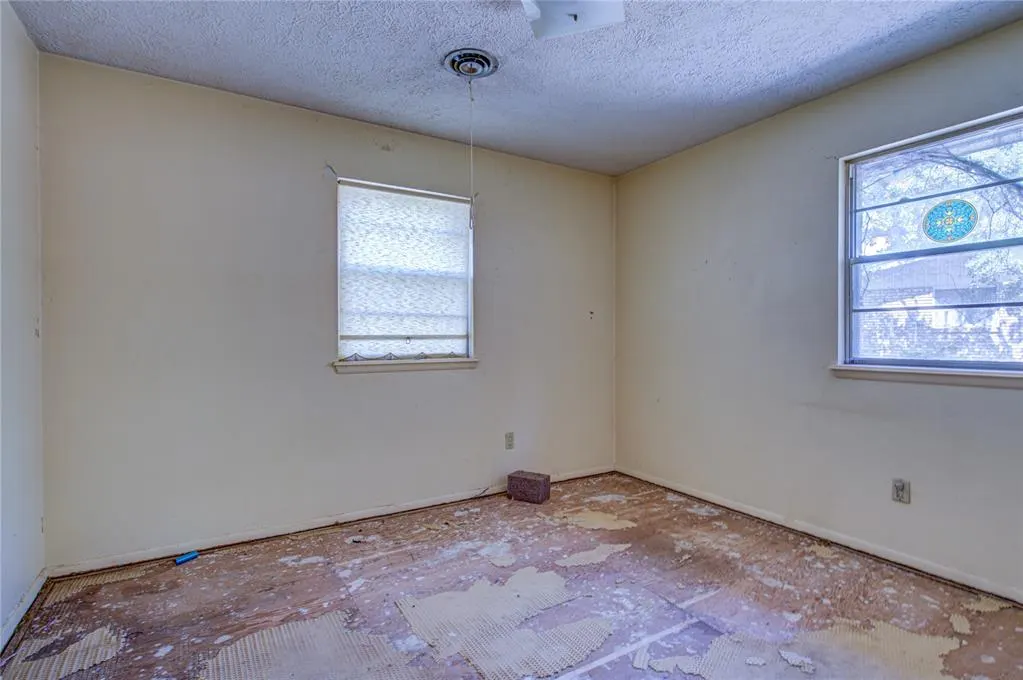 Photo 15 — 2700 N Holloway Avenue, Bethany, OK 73008