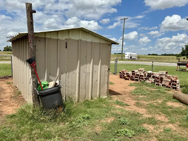 Photo 8 — 101 Claude Street, Dill City, OK 73641
