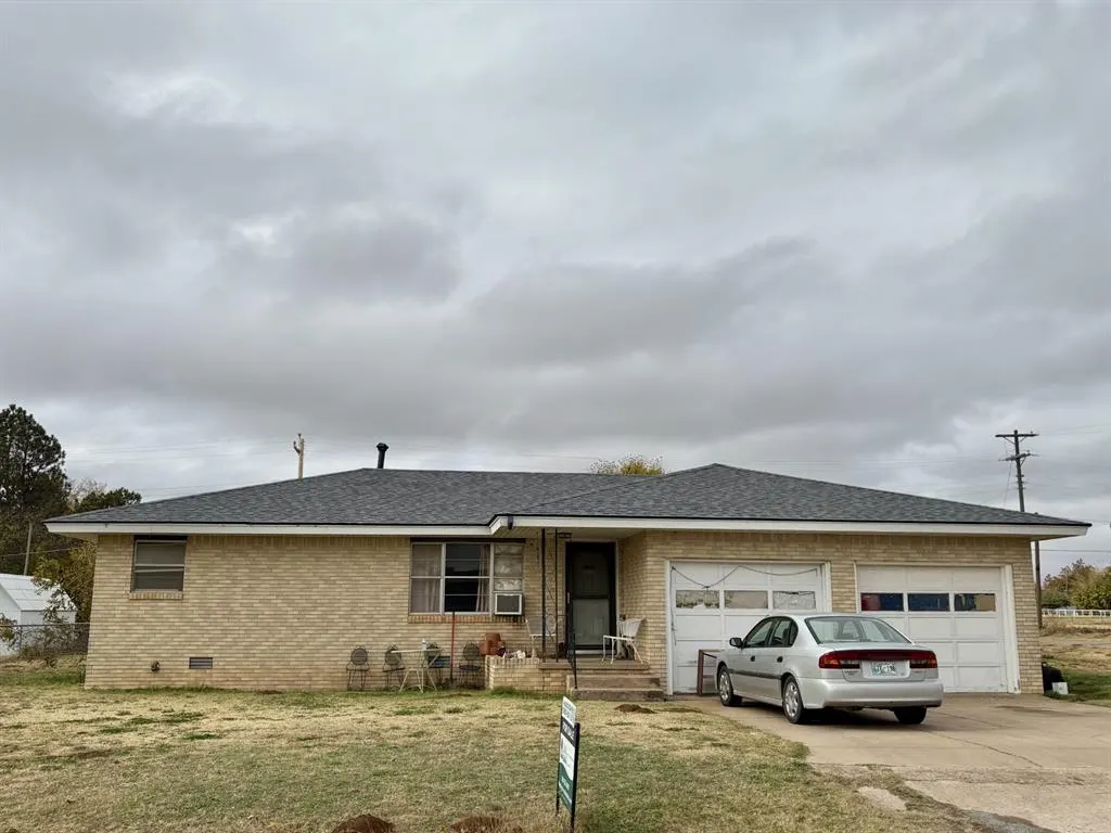 Photo 2 — 101 Claude Street, Dill City, OK 73641