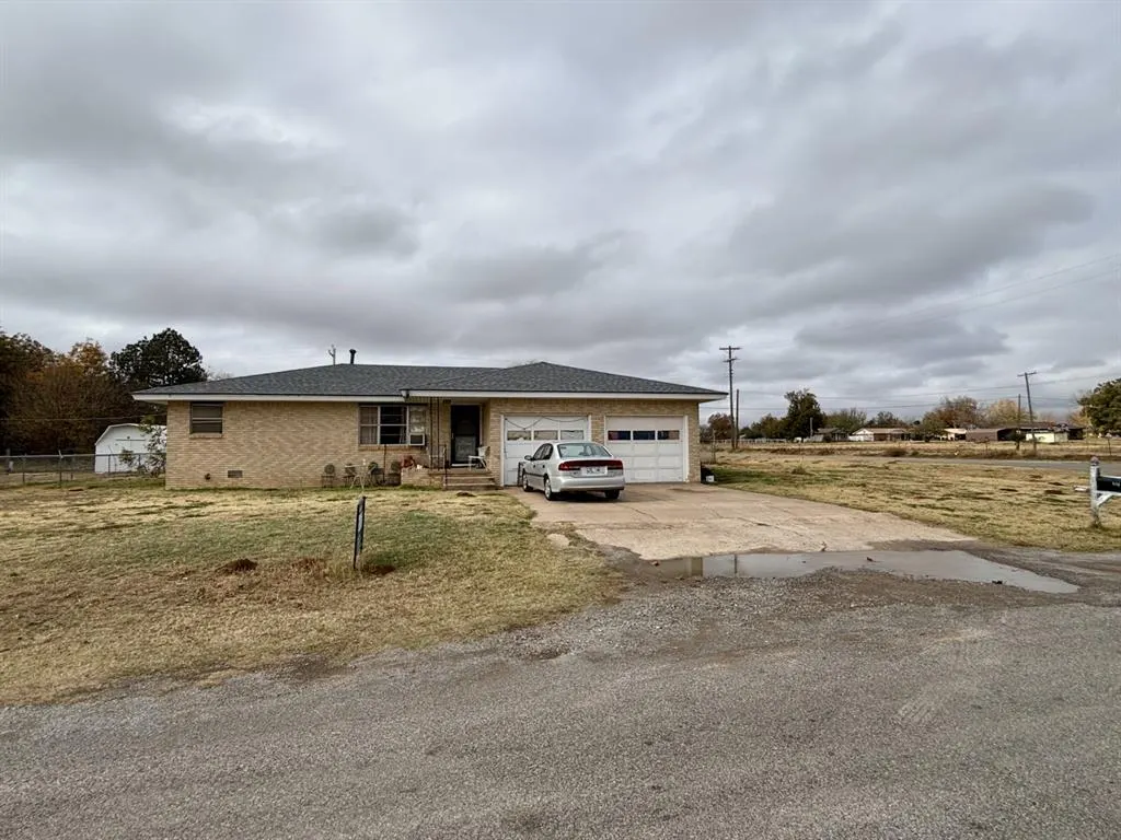 Photo 3 — 101 Claude Street, Dill City, OK 73641