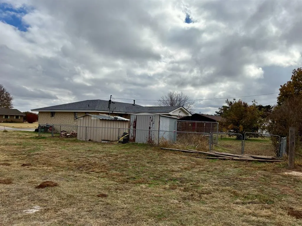 Photo 10 — 101 Claude Street, Dill City, OK 73641