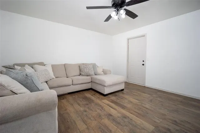 Photo 7 — 290 Hickory Stick Lane, Harrah, OK 73045