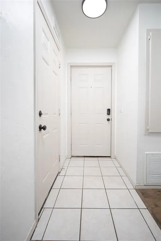 Photo 12 — 290 Hickory Stick Lane, Harrah, OK 73045