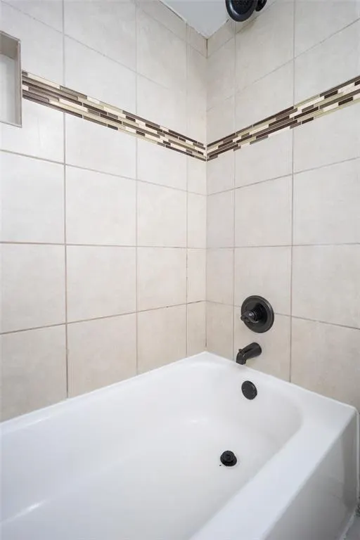 Photo 18 — 290 Hickory Stick Lane, Harrah, OK 73045