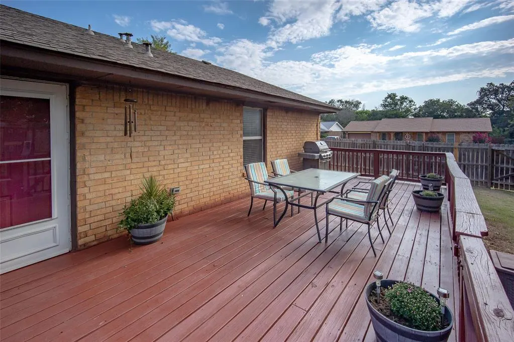 Photo 24 — 290 Hickory Stick Lane, Harrah, OK 73045