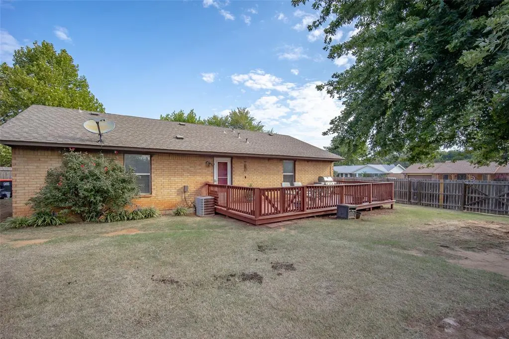 Photo 26 — 290 Hickory Stick Lane, Harrah, OK 73045
