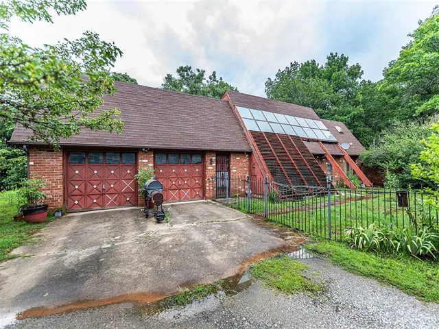 Front exterior — 14345 N Harrah Road, Luther, OK 73054