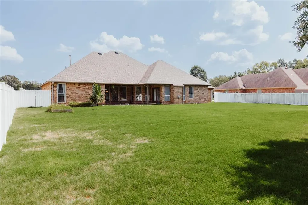 Photo 8 — 1506 Windmill Ridge Drive, Shawnee, OK 74804