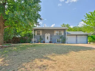 Sold home at 306 Royal Oak Drive