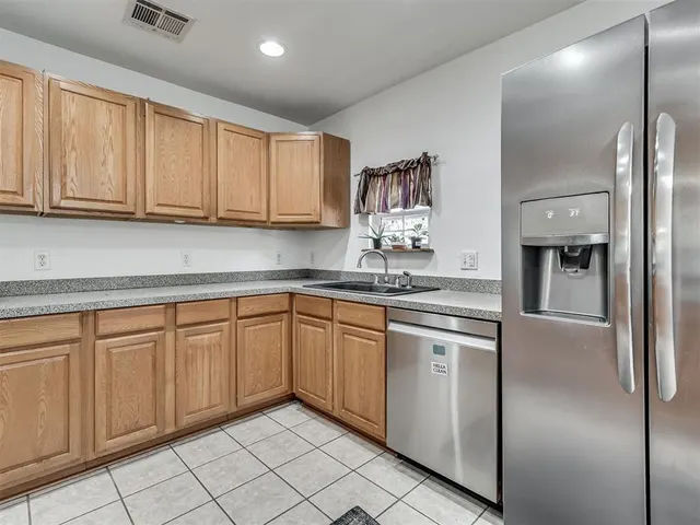 Photo 7 — 306 Royal Oak Drive, Norman, OK 73069