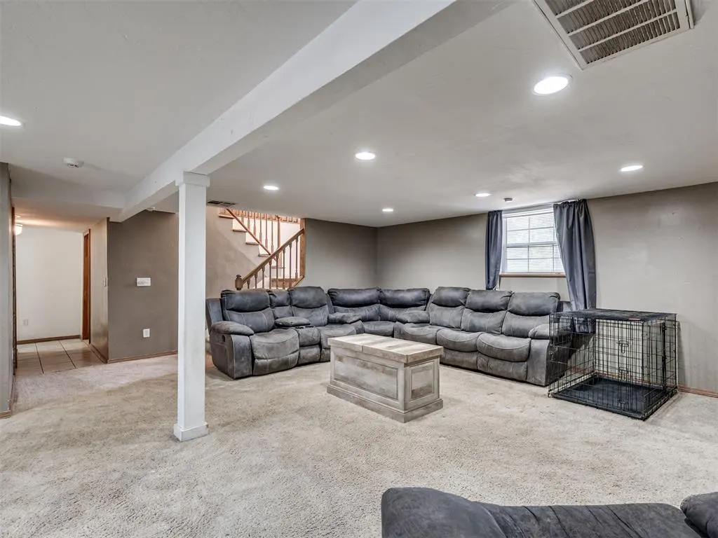Photo 21 — 306 Royal Oak Drive, Norman, OK 73069