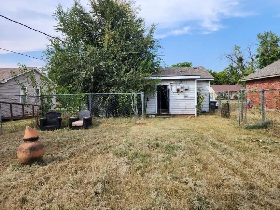 Photo 4 — 116 W Clegern Avenue, Edmond, OK 73003