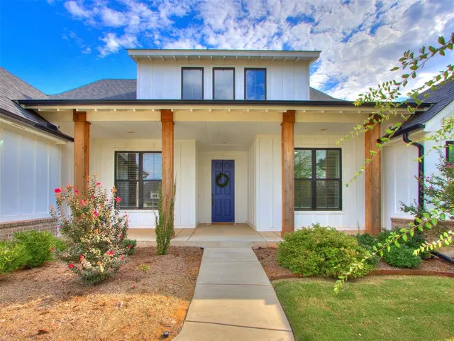 Photo 3 — 114 Alamosa Road, Norman, OK 73069