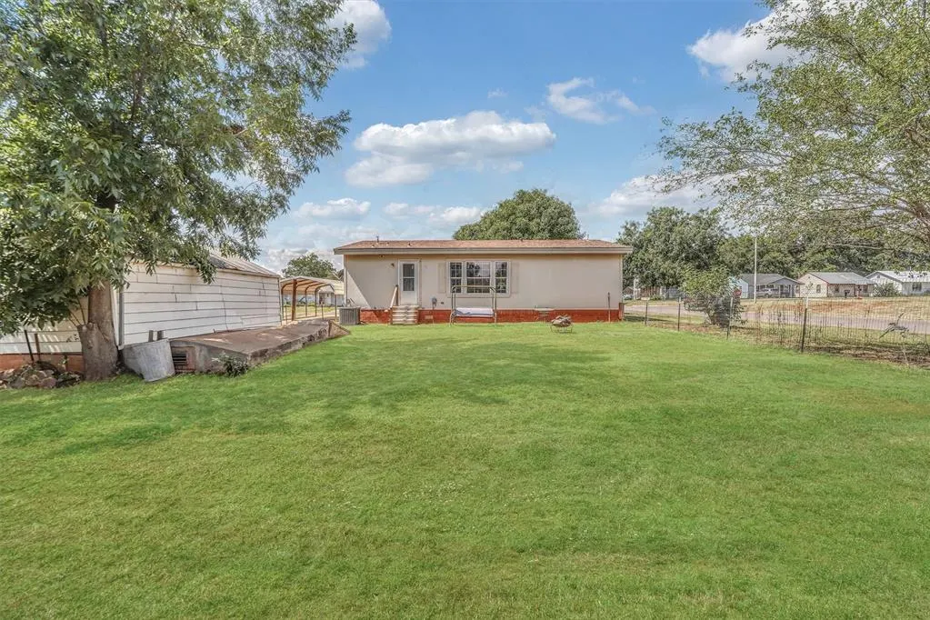 Photo 27 — 1314 N Broadway Street, Sayre, OK 73662