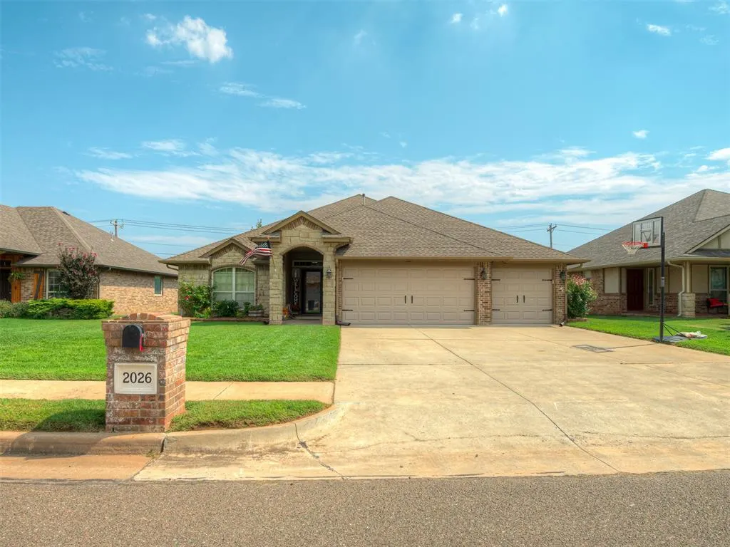 Front exterior — 2026 Appalachian Trail, Edmond, OK 73003