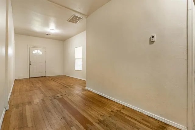 Photo 3 — 1704 NW 33rd Street, Oklahoma City, OK 73118