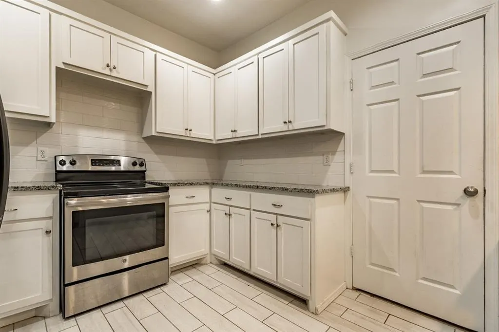 Photo 5 — 1704 NW 33rd Street, Oklahoma City, OK 73118