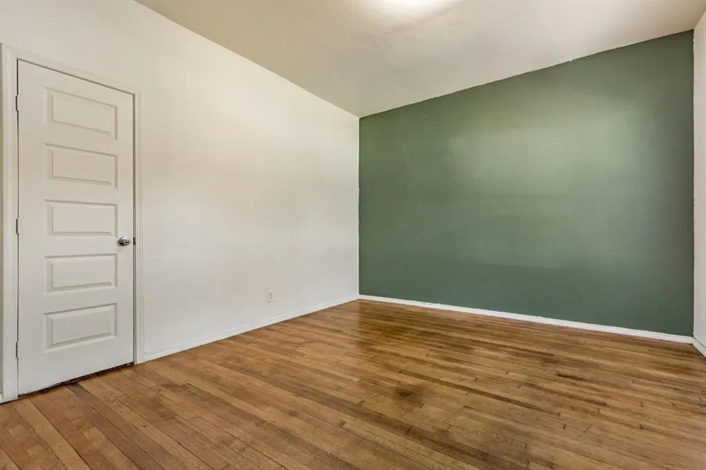 Photo 8 — 1704 NW 33rd Street, Oklahoma City, OK 73118