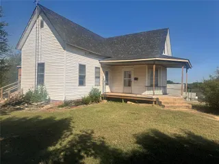 Sold home at 407 Manvel Avenue