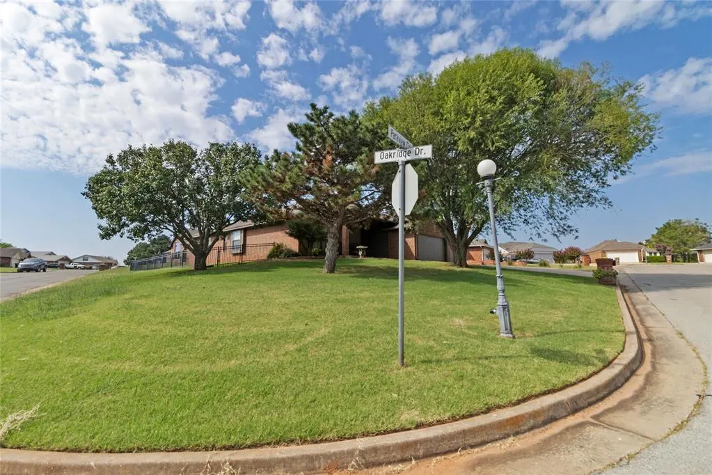 Photo 3 — 1102 Parkview Circle, Purcell, OK 73080